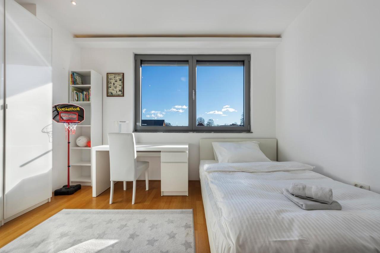 Contemporary Apartment With Rooftop Terrace In Марибор Экстерьер фото