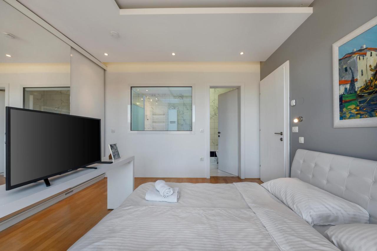 Contemporary Apartment With Rooftop Terrace In Марибор Экстерьер фото